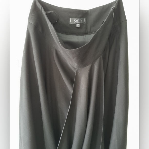 Stills Black Midi Skirt.. Beautiful Design, in Drapey Viscose.. Size 34 - Picture 8 of 10